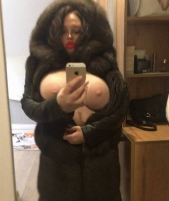 У меня широкий спектр услуг, включая классический секс, оральный секс, анальный секс и эротический массаж. Я знаю все секреты удовольствия и готова подарить тебе незабываемые моменты наслаждения. Живу в Москве, и могу приехать к тебе или встретиться в уютной гостинице. У меня много положительных отзывов и фото, чтобы ты мог оценить мою красоту и соблазнительную фигуру. Доверься мне и окунись в мир страсти и разврата. 💋💦🔥 Адея